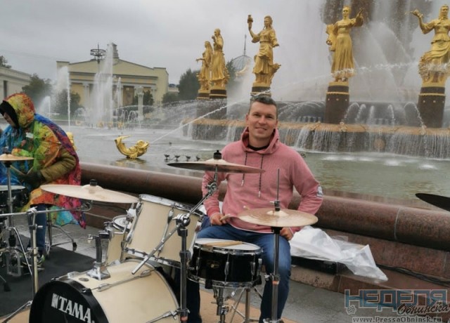 Обнинский депутат зажег на барабанах в центре Москвы