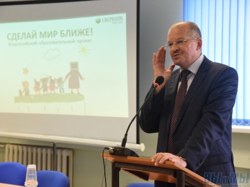Министр образования Калужской области жжет: мемы и цитаты от Александра Аникеева